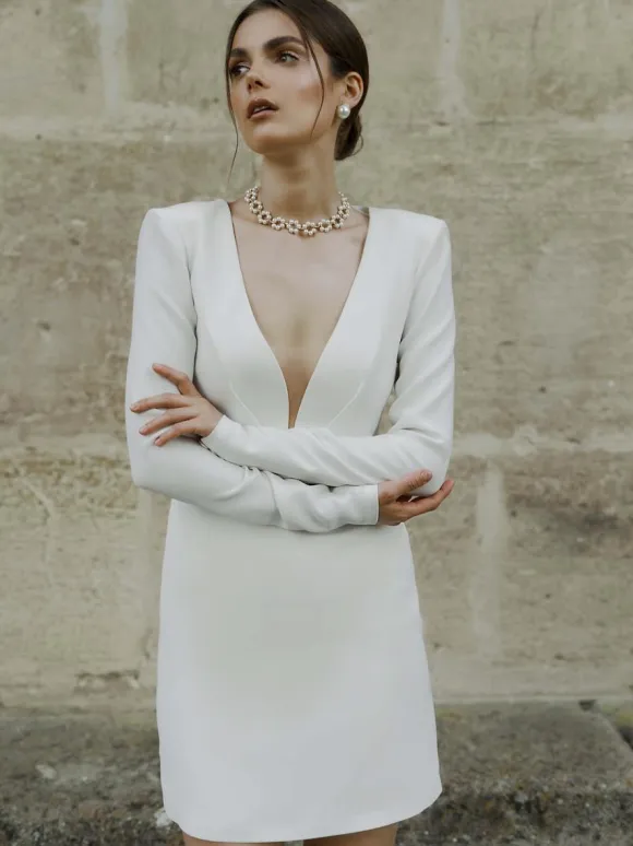 Short Wedding Dress V-Neck Long Sleeves Sheath Short Bridal Gowns
