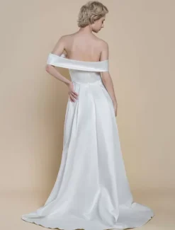 Simple Wedding Dress Ball Gown Designed Neckline Sleeveless Pearls 20cm Bridal Gowns