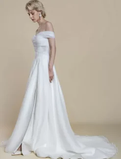 Simple Wedding Dress Polyester Bateau Neck Short Sleeves Cut Out Ball Gown 40cm Bridal Dresses