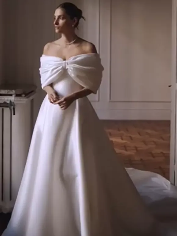 Simple Wedding Dress Polyester Designed Neckline Sleeveless Bows Ball Gown 50cm Bridal Dresses