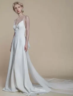 Simple Wedding Dress Sheath V-Neck Sleeveless Bows 30cm Bridal Gowns