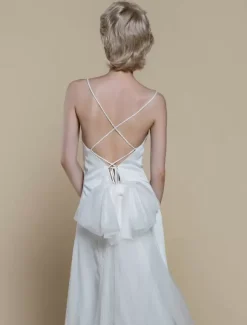 Simple Wedding Dress Sheath V-Neck Sleeveless Bows 30cm Bridal Gowns