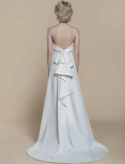Simple Wedding Dress Stretch Crepe Designed Neckline Sleeveless Lace Ball Gown 20cm Bridal Gowns