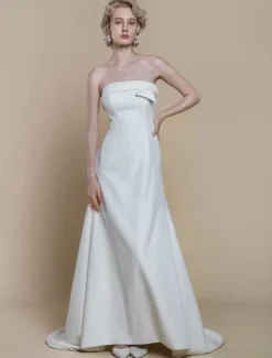 Simple Wedding Dress Stretch Crepe Designed Neckline Sleeveless Lace Ball Gown 20cm Bridal Gowns