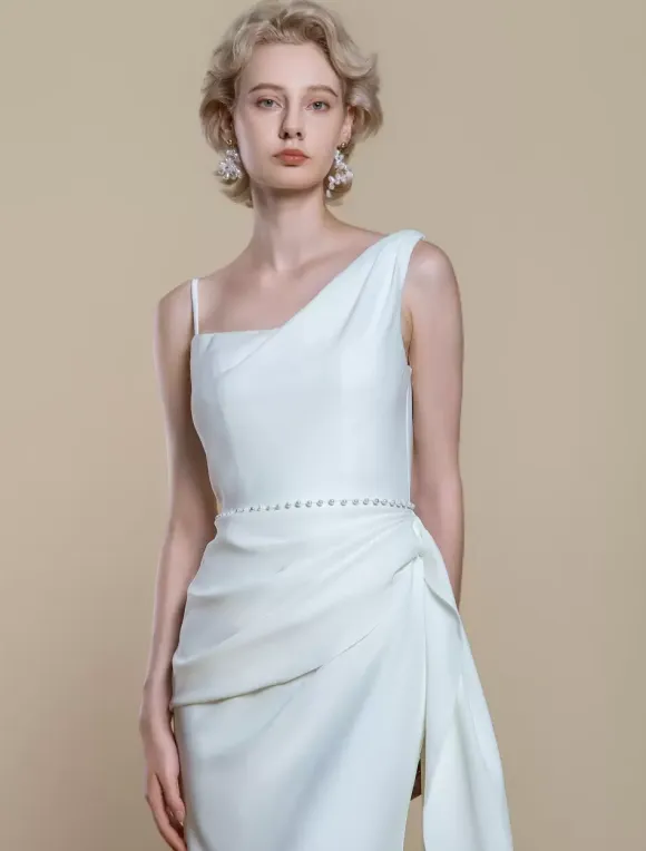Simple Wedding Dress Mermaid Designed Neckline Sleeveless Pearls 60cm Bridal Dresses