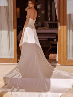 Simple Wedding Dress Satin Fabric Sweetheart Neck Sleeveless Split Front A-Line Bridal Dresses