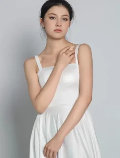 Vintage Wedding Dresses Square Neckline Sleeveless Satin Fabric Court Train Sash Bridal Dress Free Customization