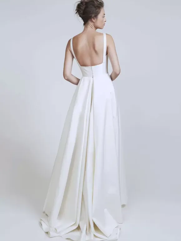 Vintage Wedding Dresses Square Neckline Sleeveless Satin Fabric Court Train Sash Bridal Dress Free Customization