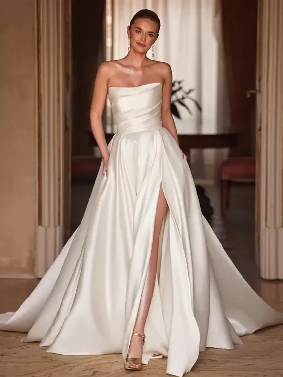 Vintage Wedding Dresses Strapless Sleeveless Natural Waist Satin Fabric With Train Pockets Bridal Gowns