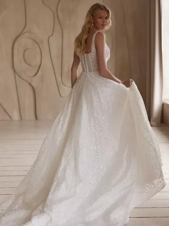 Vintage Wedding Dress With Train A-Line Sleeveless Lace Designed Neckline Bridal Gowns