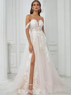 Wedding Dress With Train A-Line Sleeveless Lace Sweetheart Neck Bridal Dresses