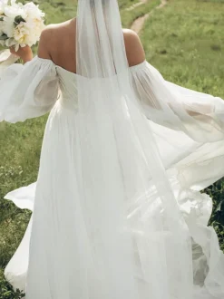 White Simple Causal Wedding Dress With Train A-Line Bateau Neck Long Sleeves Backless Zipper Chiffon Bridal Dresses Free Customization