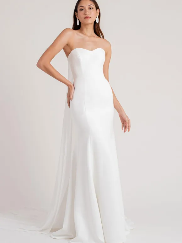 White Simple Mermaid Causal Wedding Dress Sheath Strapless Sleeveless Buttons With Chapel Train Satin Bridal Dresses Free Customization