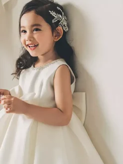 White Flower Girl Dresses Ivory Satin Fabric Sleeveless Jewel Neck Flower Girl Dresses