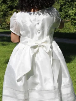 White Flower Girl Dresses Ivory Polyester Short Sleeves Jewel Neck Flower Girl Dresses