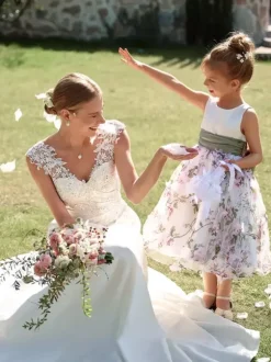 White Flower Girl Dresses White Satin Fabric Sleeveless Jewel Neck Flower Girl Dresses