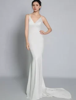 White Simple Causal Wedding Dress With Train Sheath V-Neck Spaghetti Straps Sleeveless Backless Bridal Dresses Free Customization