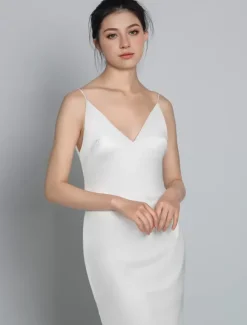 White Simple Causal Wedding Dress With Train Sheath V-Neck Spaghetti Straps Sleeveless Backless Bridal Dresses Free Customization