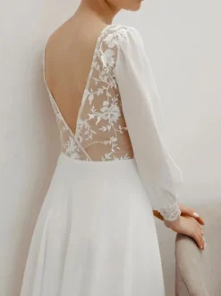 White Simple Causal Wedding Dress A-Line Jewel Neck Long Sleeves Lace Long Bridal Dresses Free Customization