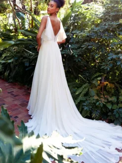 White Simple Causal Wedding Dress Chiffon V-Neck Sleeveless A-Line Backless Long Bridal Dresses Free Customization