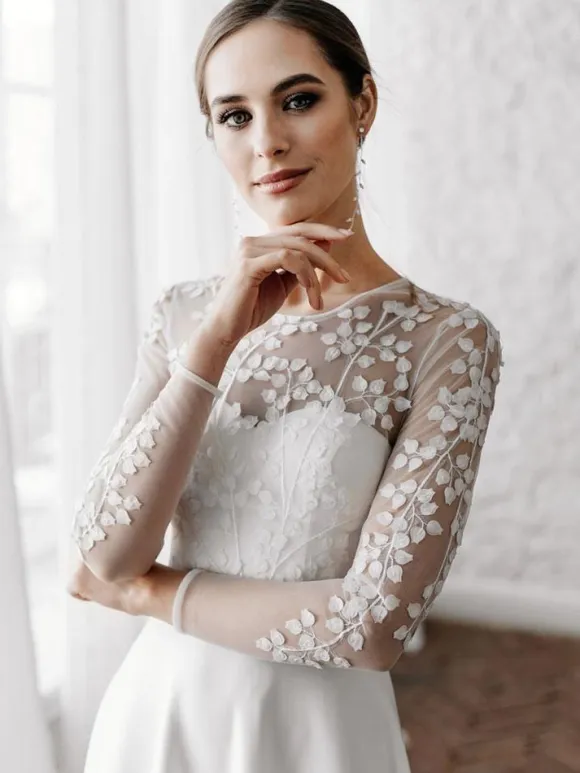 White Simple Causal Wedding Dress A-Line Illusion Neckline Long Sleeves Pearls Train Satin Fabric Lace Bridal Gowns Free Customization