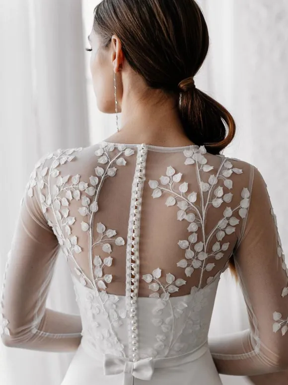 White Simple Causal Wedding Dress A-Line Illusion Neckline Long Sleeves Pearls Train Satin Fabric Lace Bridal Gowns Free Customization